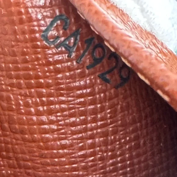 Louis Vuitton Brown and Gold Monogram Clutch - Picture 4 of 5